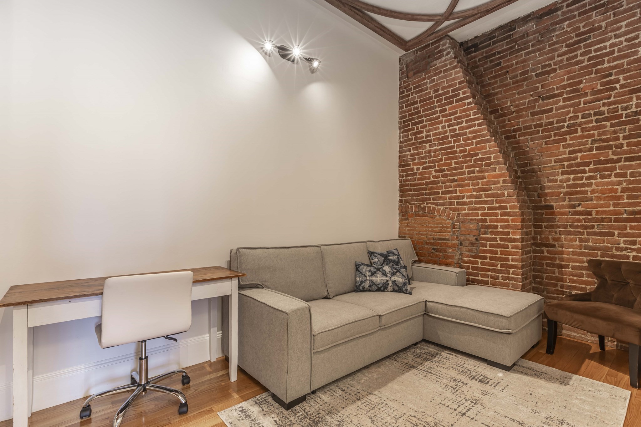 462 Beacon St # 22 Property Photo 13
