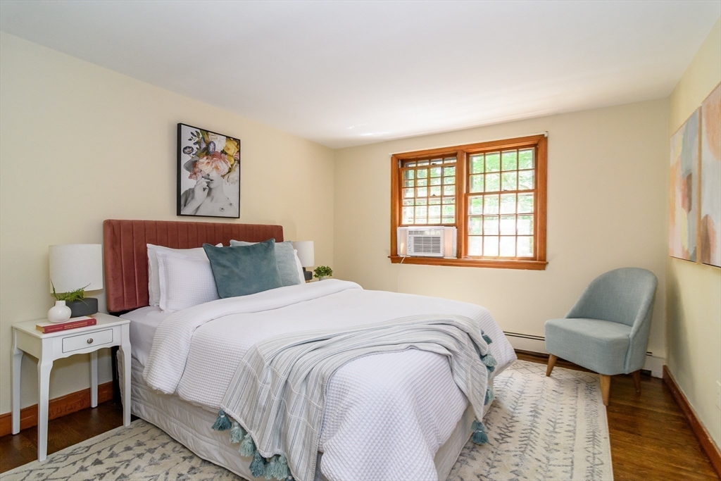 6 Brewster Property Photo 16