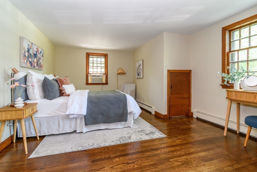 6 Brewster Property Photo 17