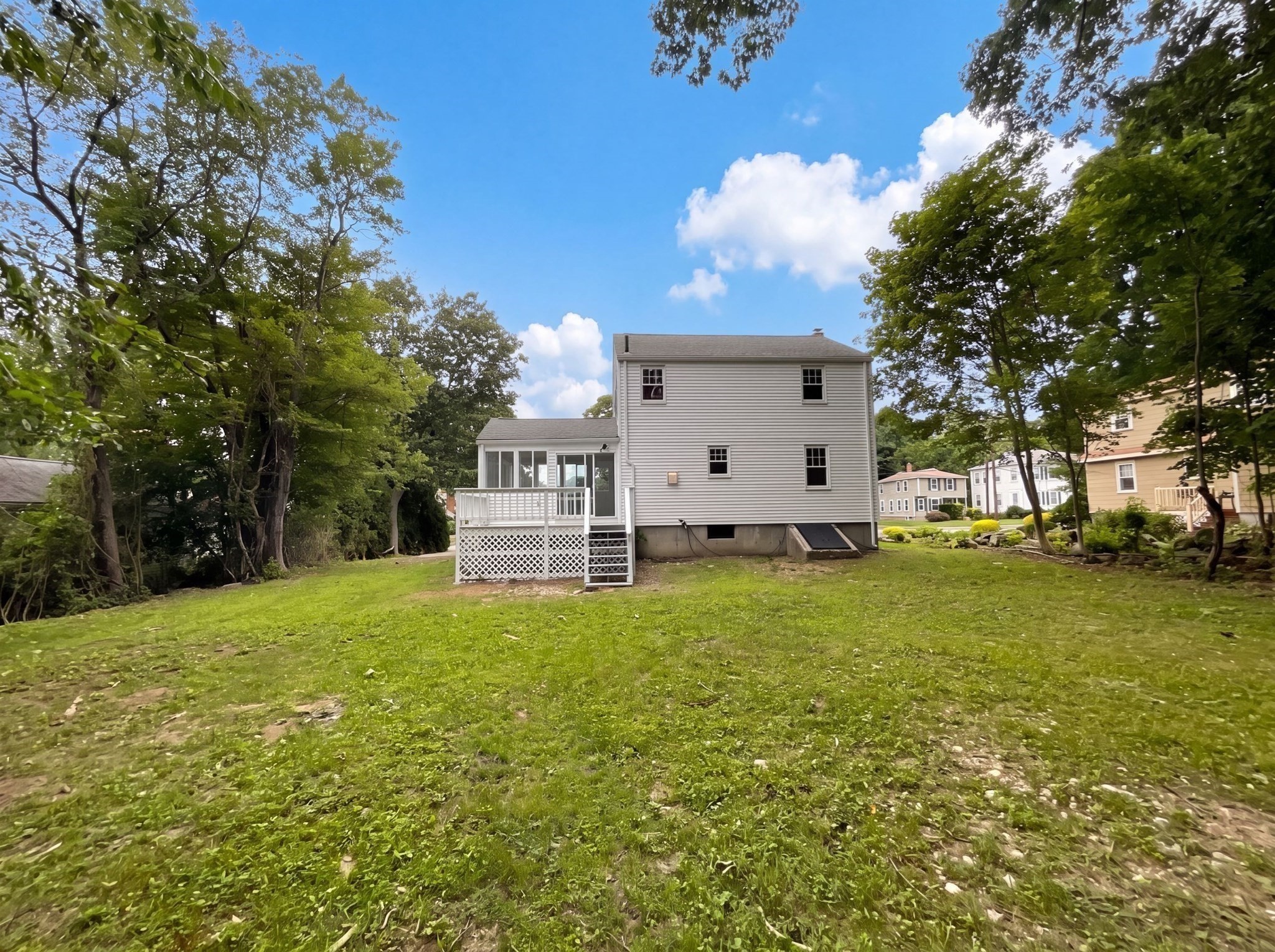 48 Woodlawn St Property Photo 2