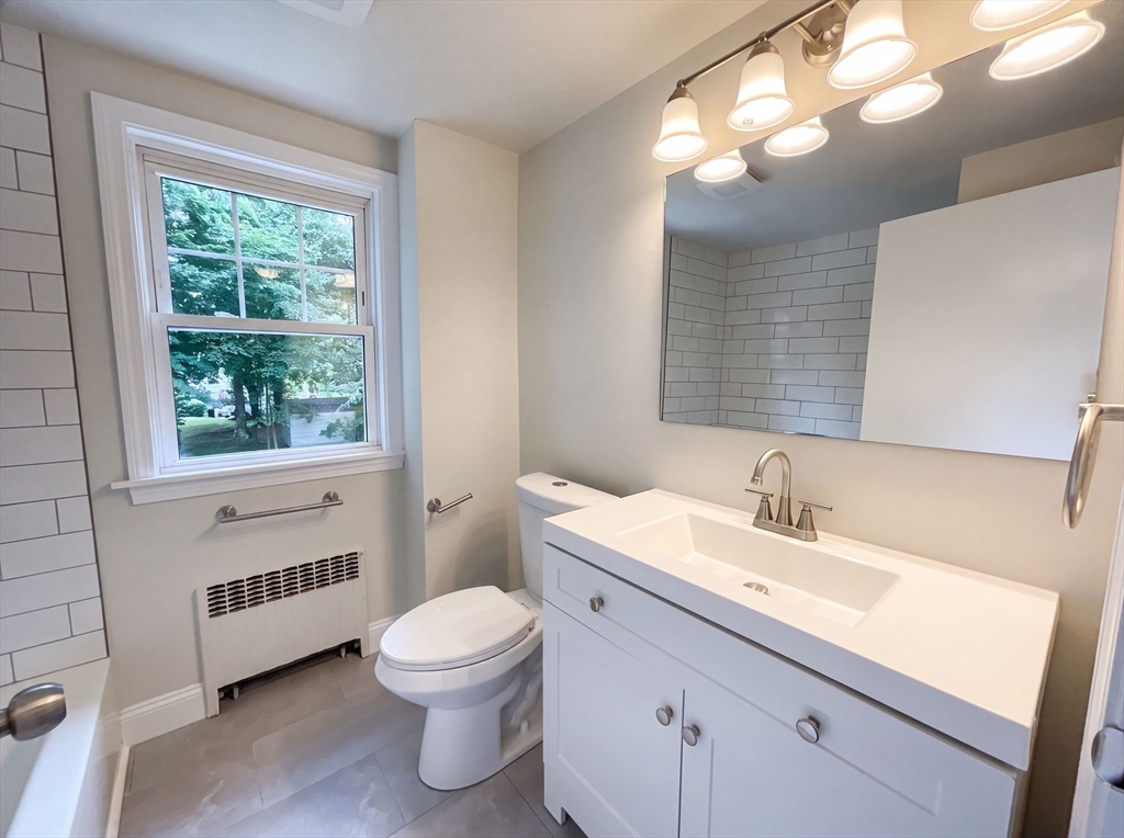 48 Woodlawn St Property Photo 17