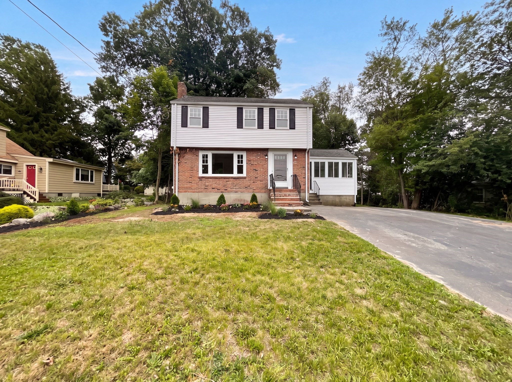 48 Woodlawn St Property Photo 21