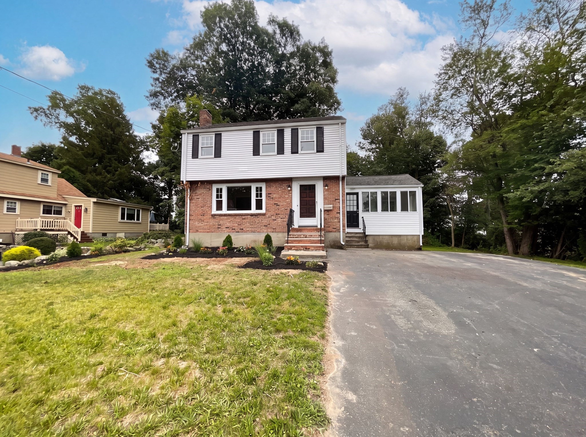 48 Woodlawn St Property Photo 22