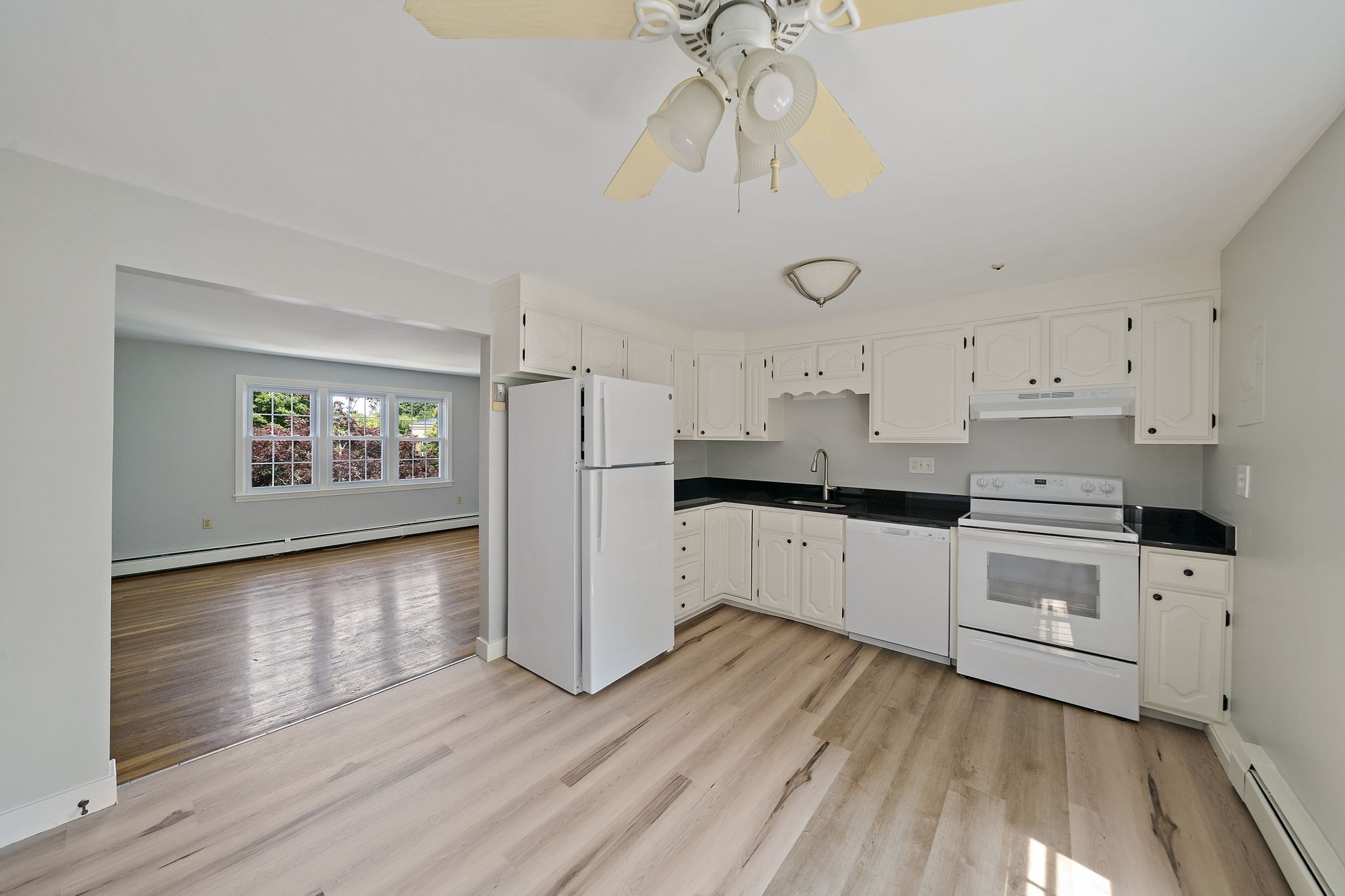 777 Washington St # F Property Photo 2