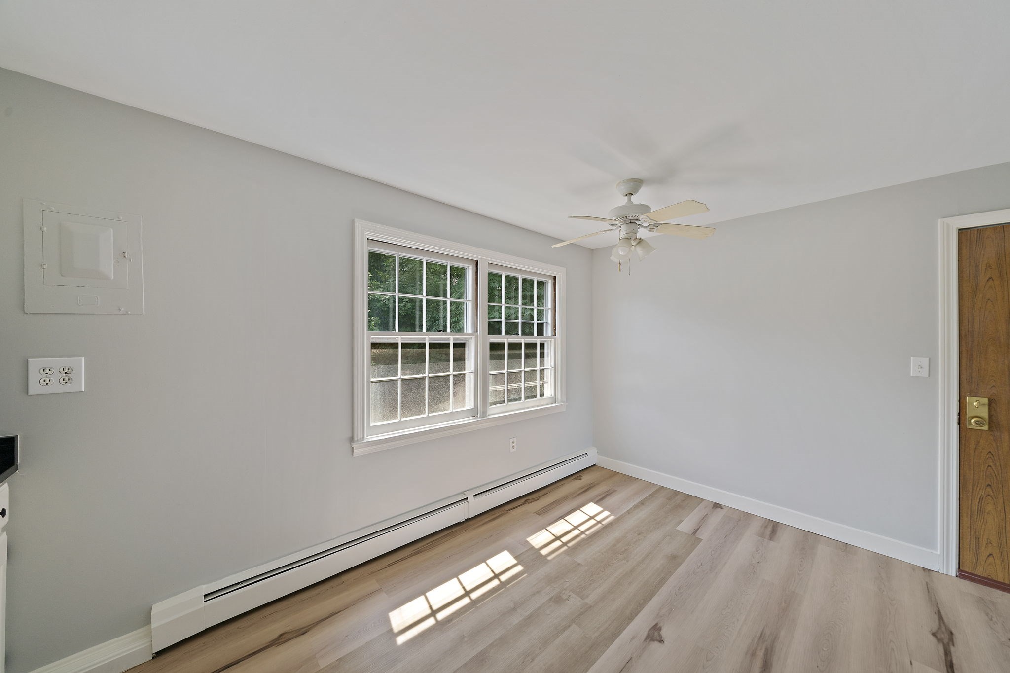 777 Washington St # F Property Photo 4