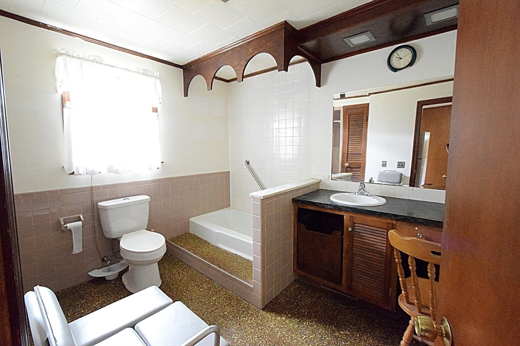 12 Presbrey Ct Property Photo 8