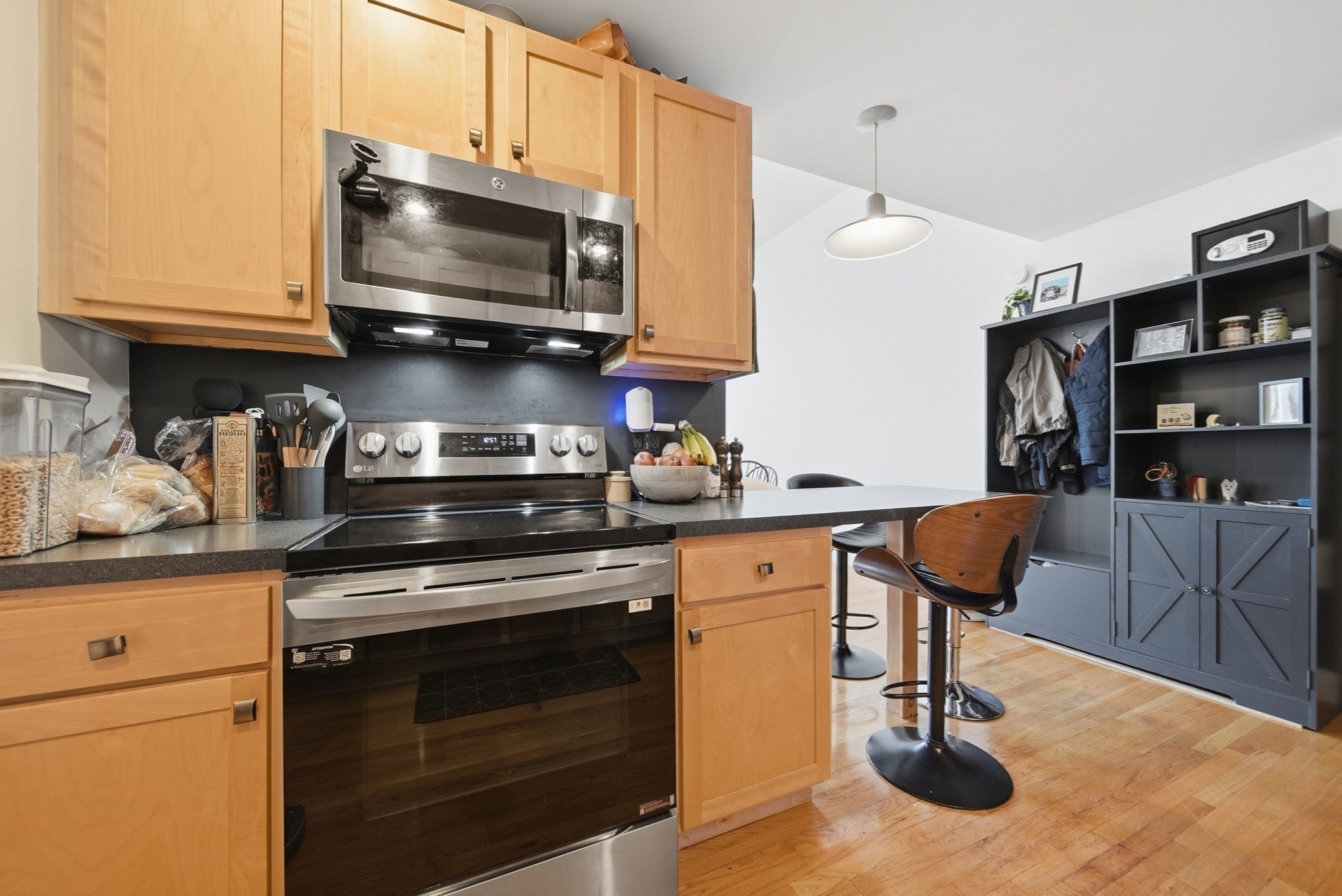 220 Spencer Ave # 104 Property Photo 4
