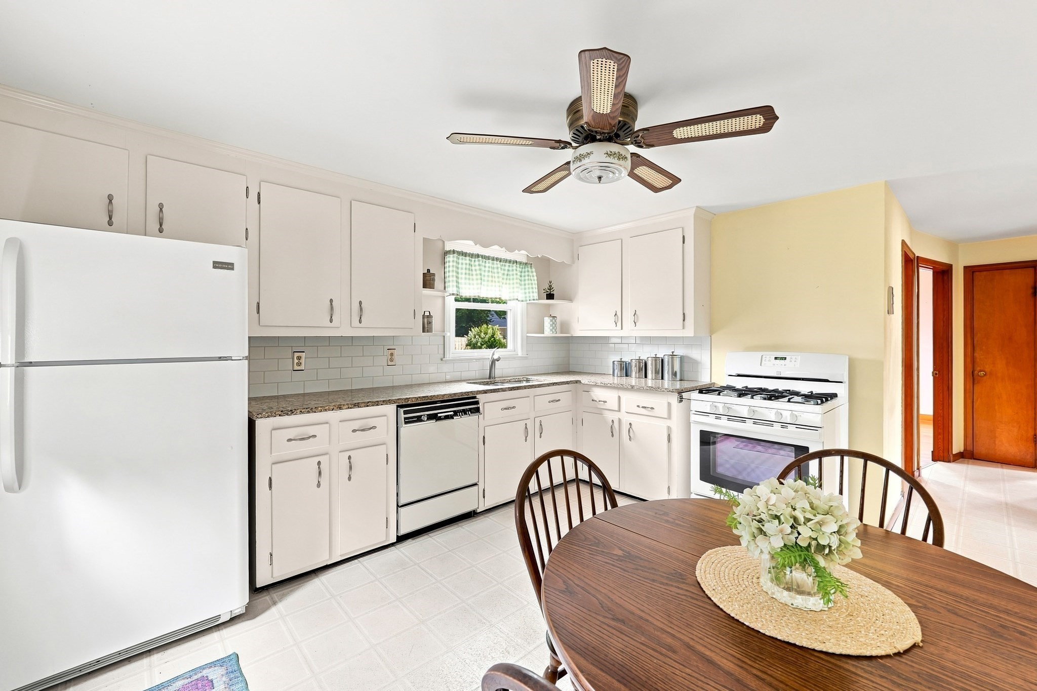 46 Fetherston Ave Property Photo 10