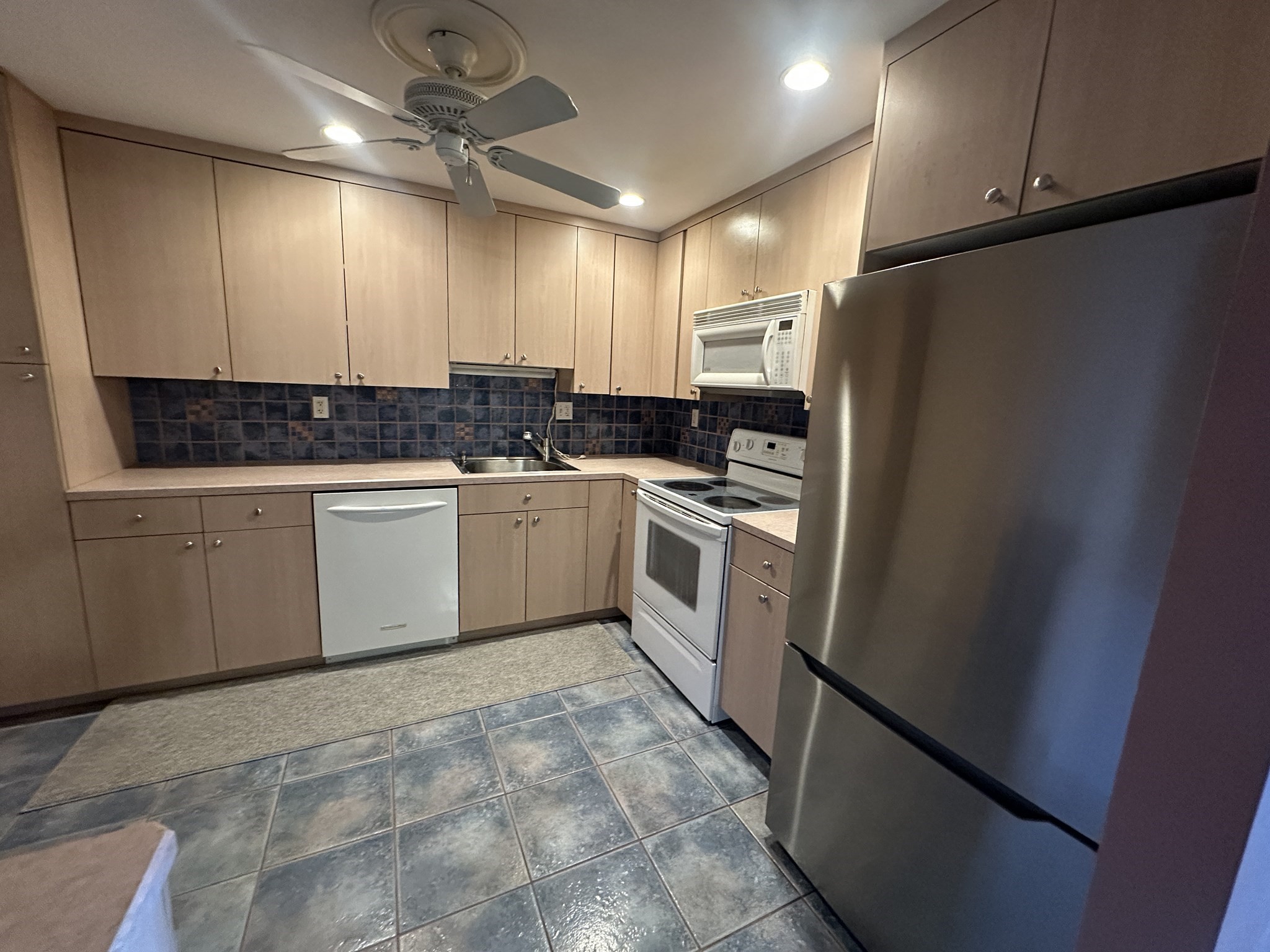 1321 Worcester Rd # 612 Property Photo 6