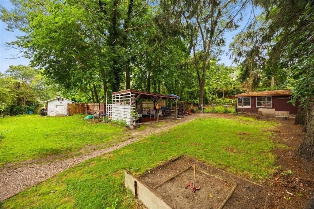 243 Bartlett Road Property Photo 12