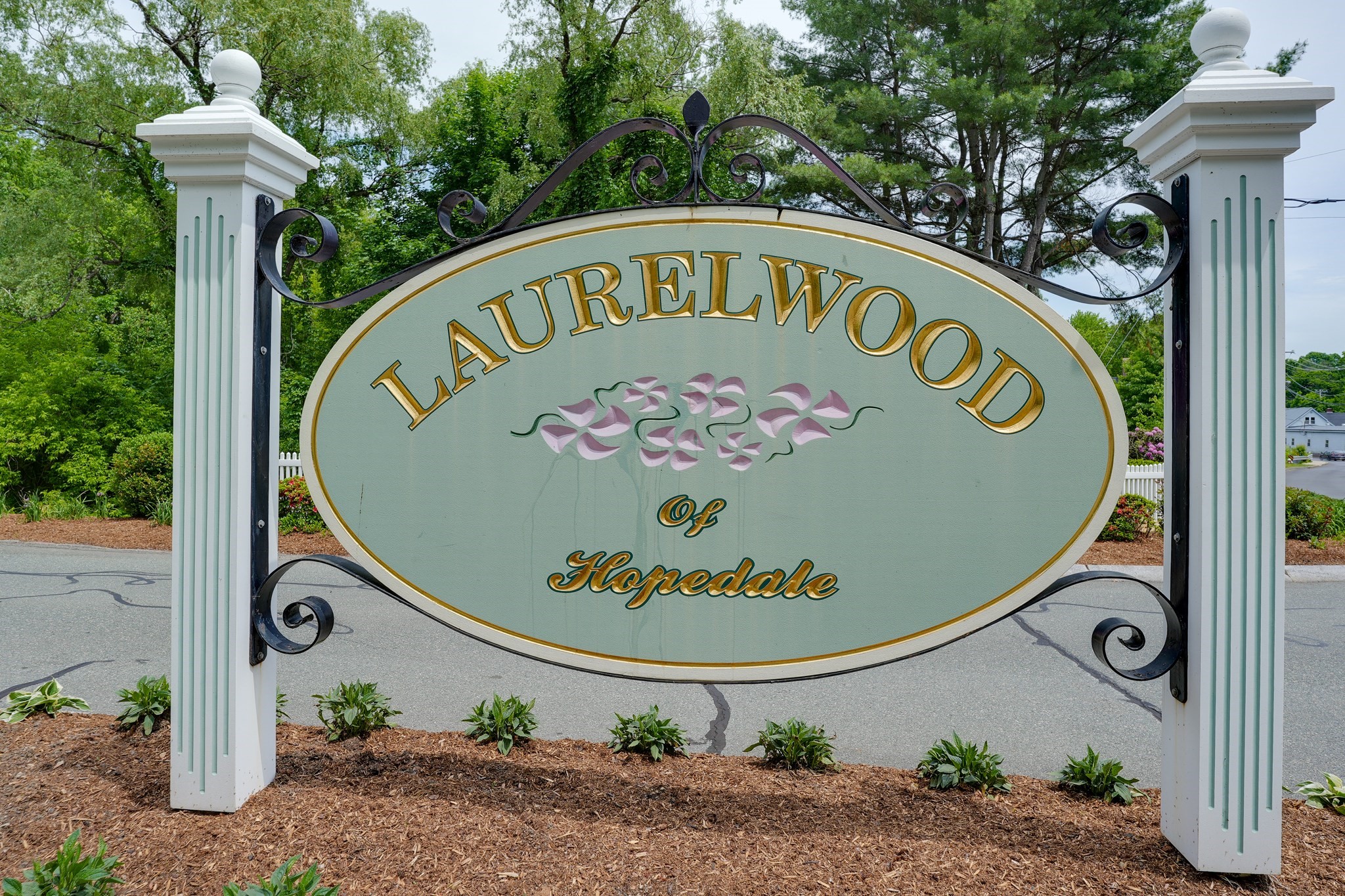 42 Laurelwood Drive # 42 Property Photo 2