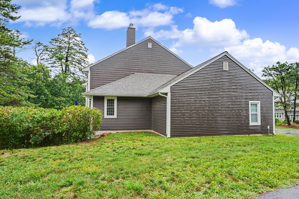 42 Laurelwood Drive # 42 Property Photo 6