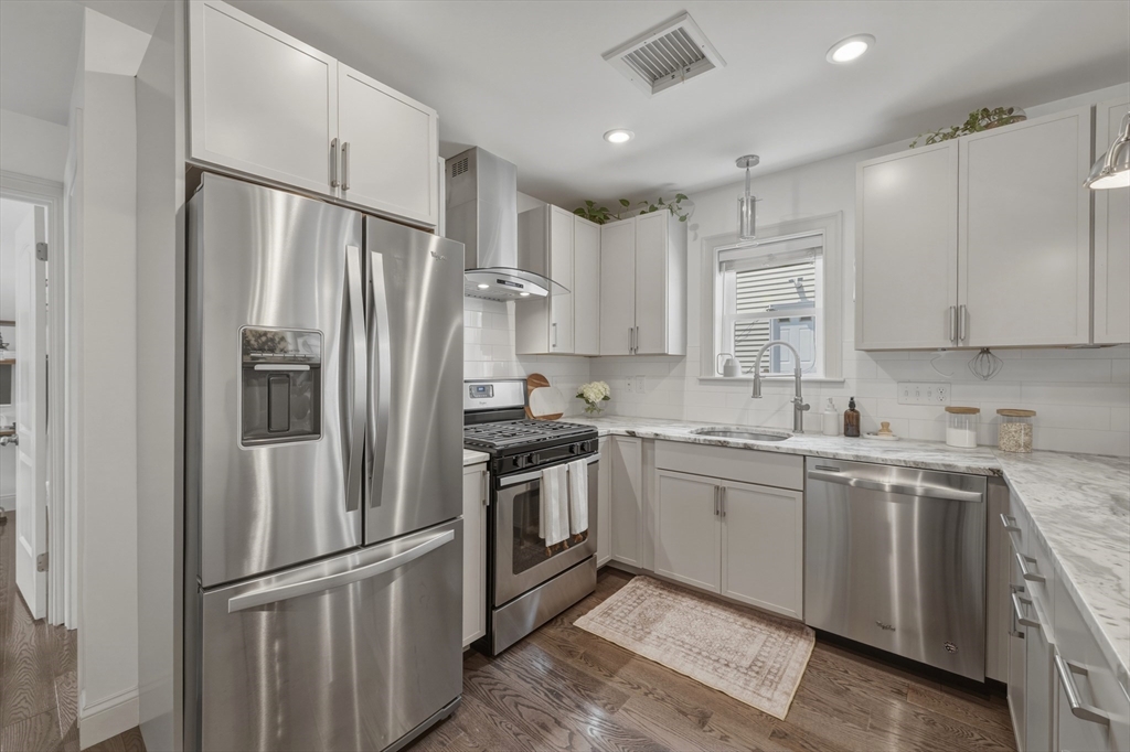 22 Otis St # 1 Property Photo 5