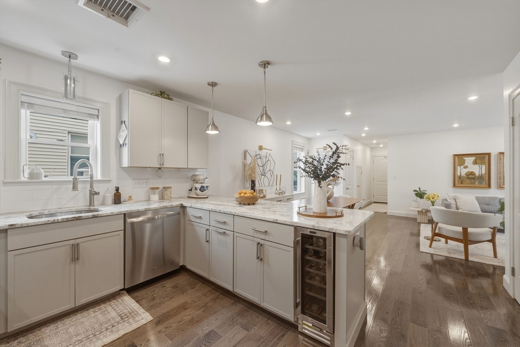22 Otis St # 1 Property Photo 6