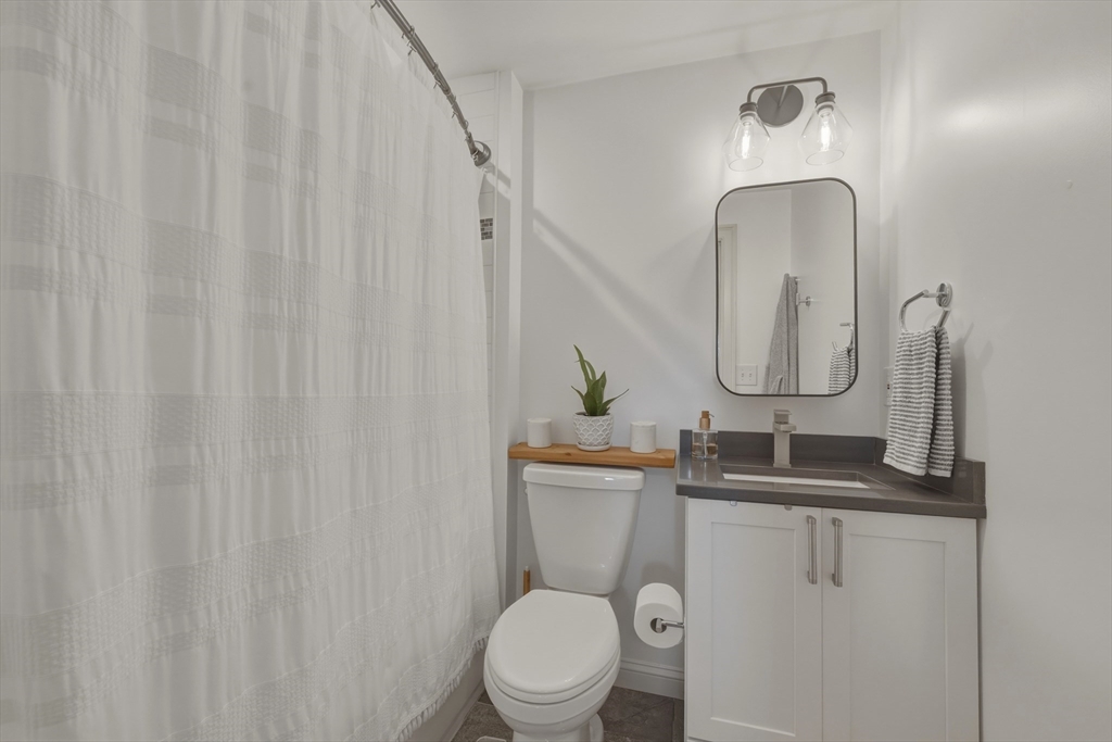 22 Otis St # 1 Property Photo 18