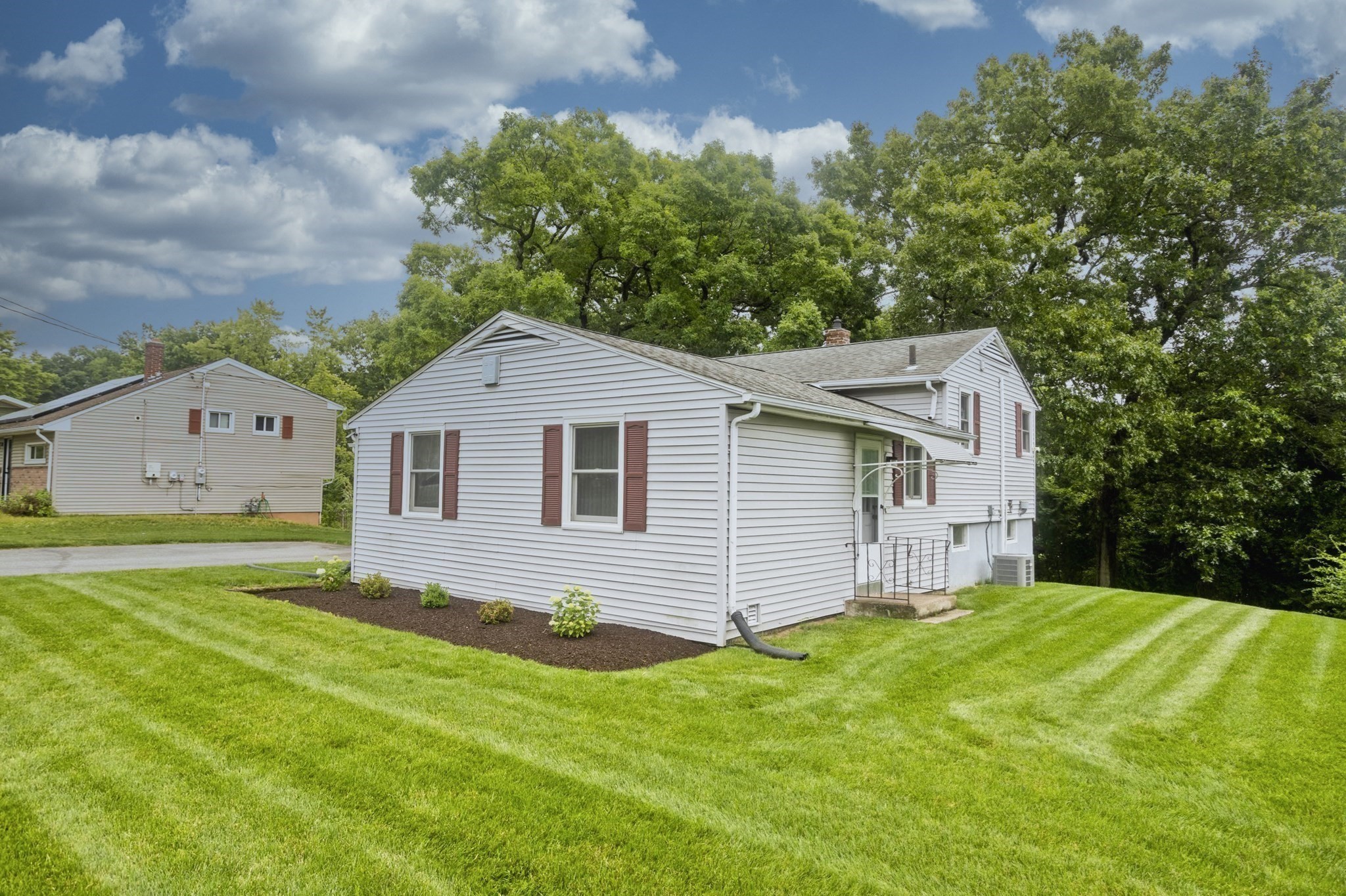 89 Garvey Dr Property Photo 2