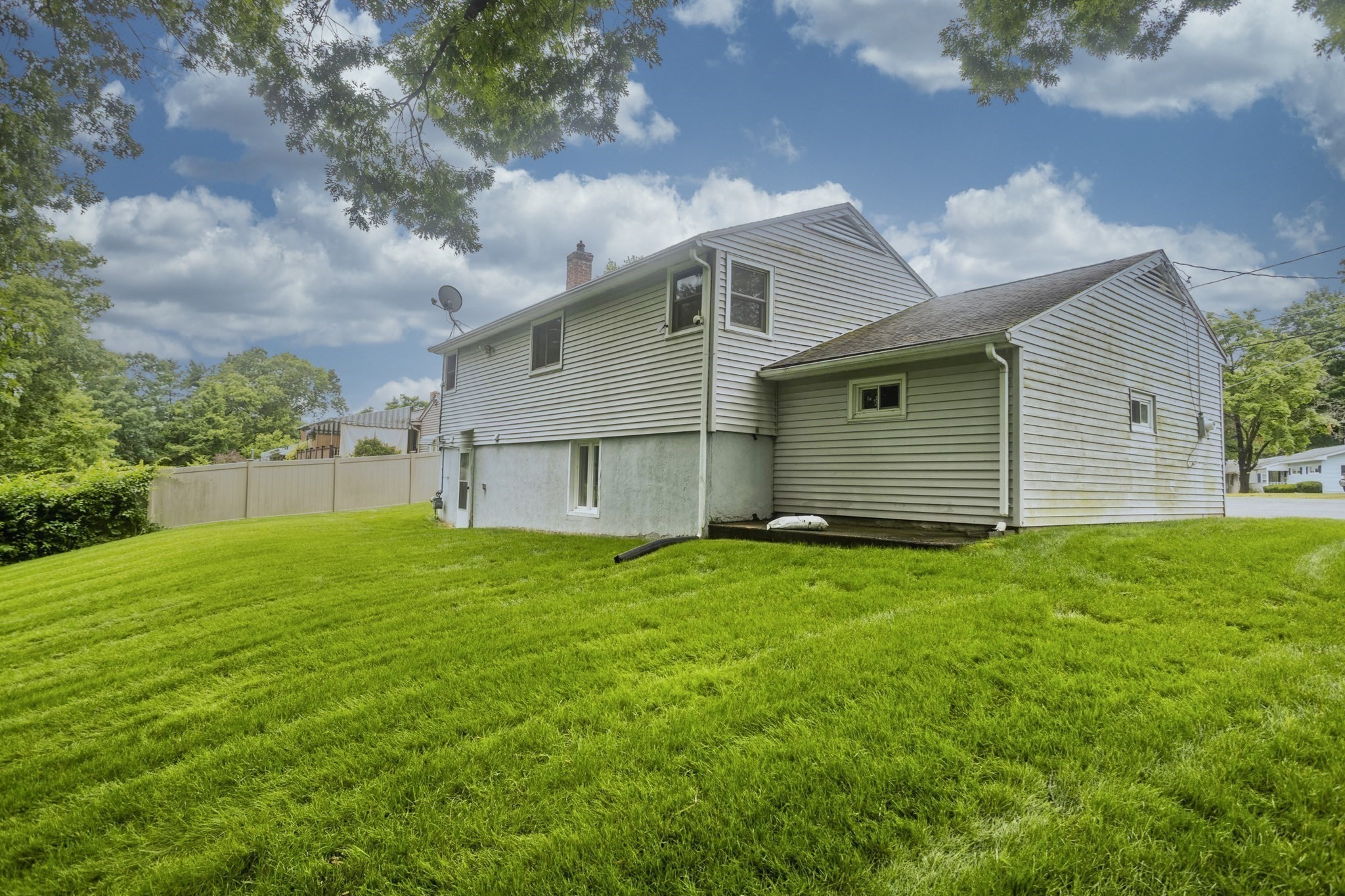 89 Garvey Dr Property Photo 4