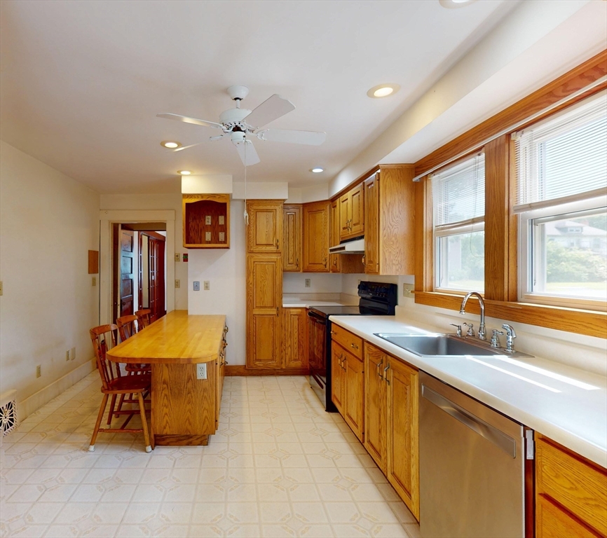 4 Davis St Property Photo 5
