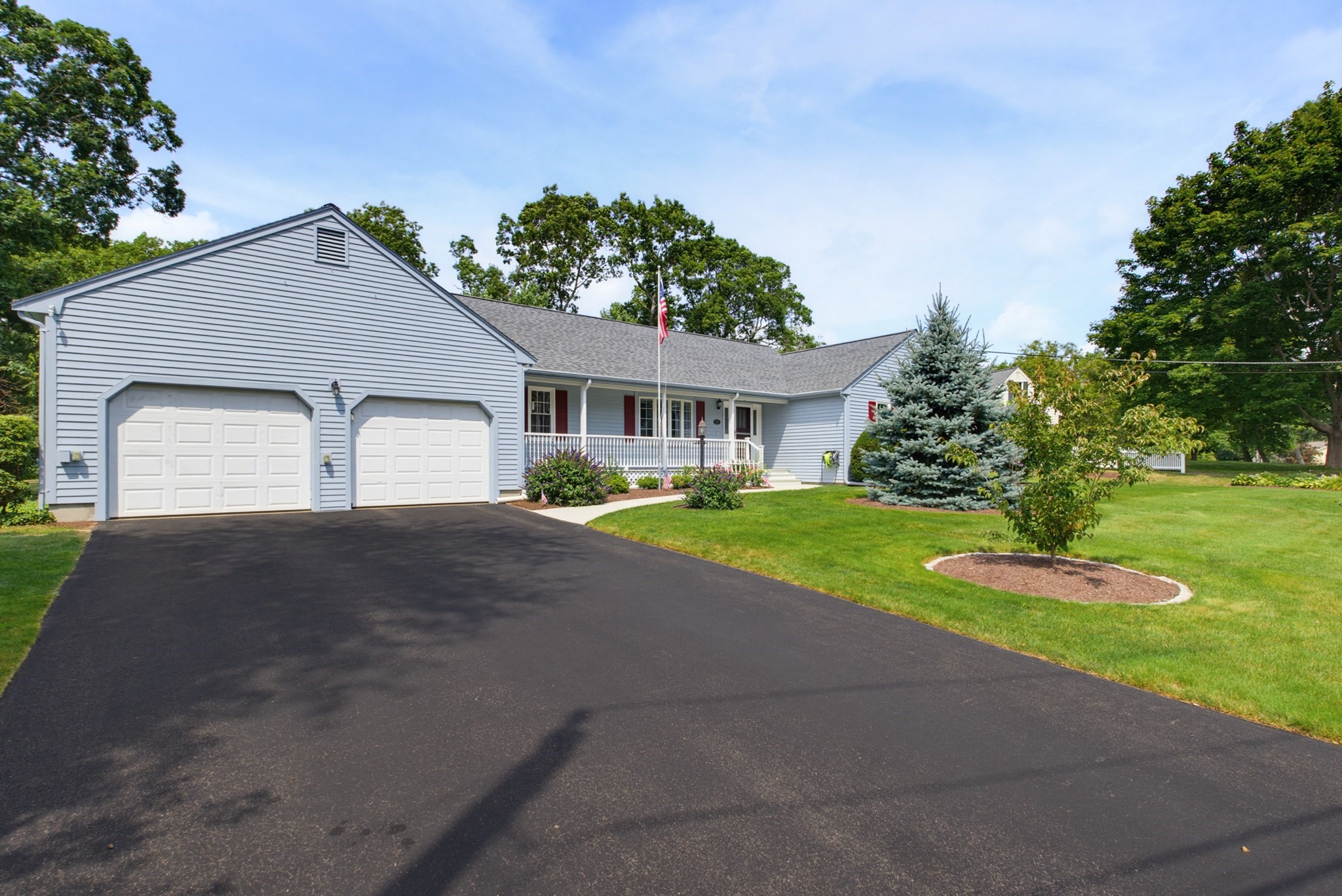 110 Colonial Road Property Photo 2