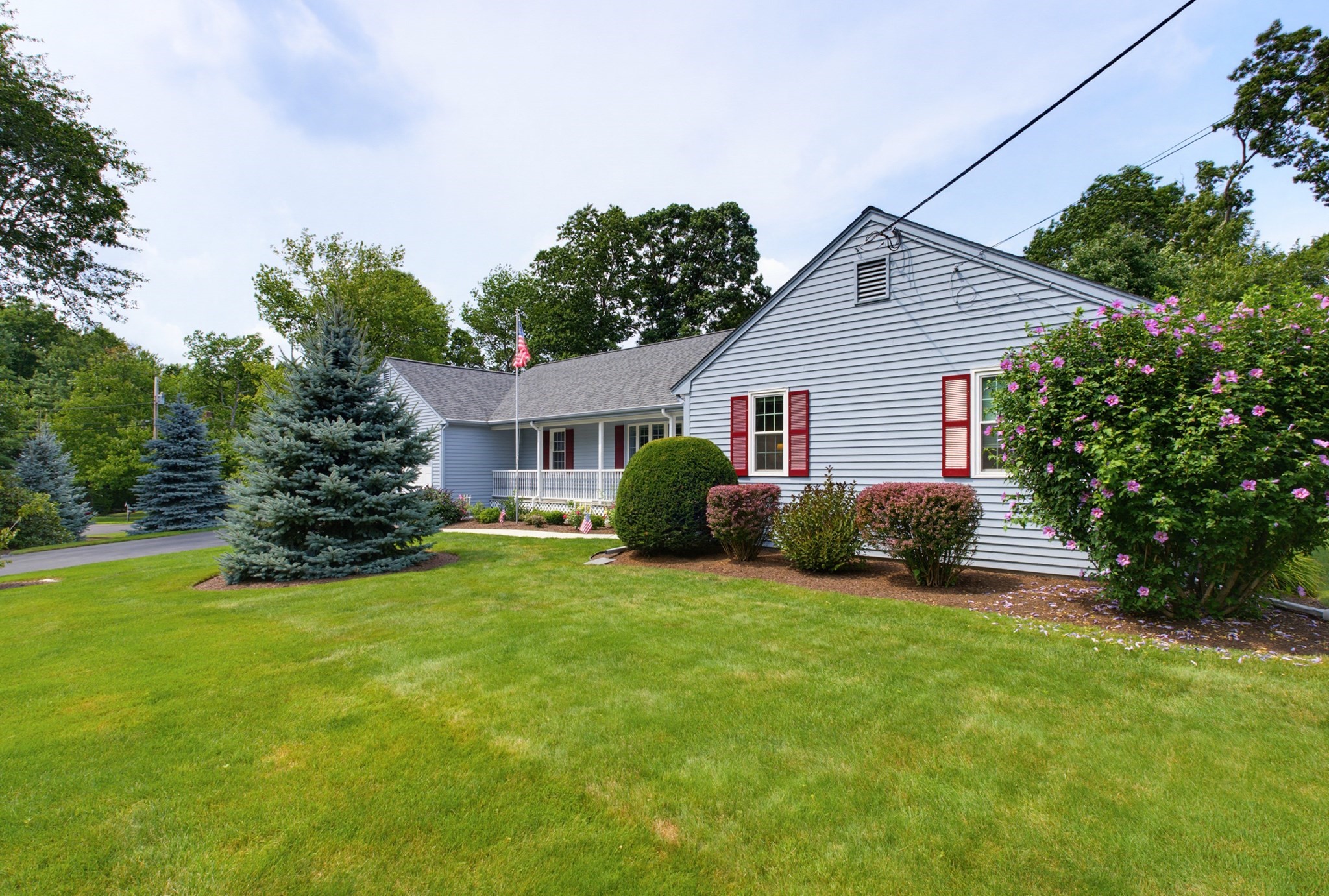 110 Colonial Road Property Photo 3