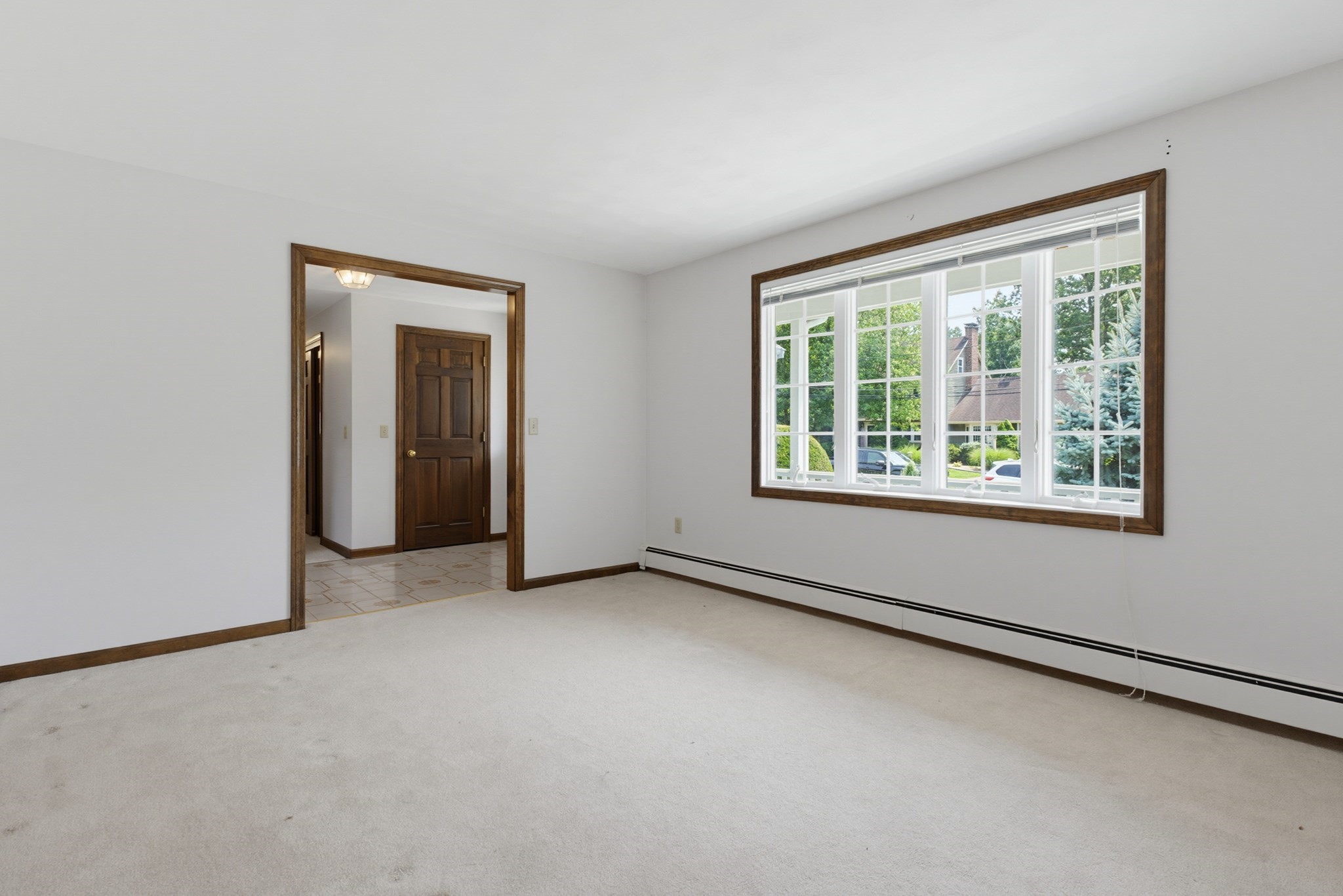 110 Colonial Road Property Photo 6