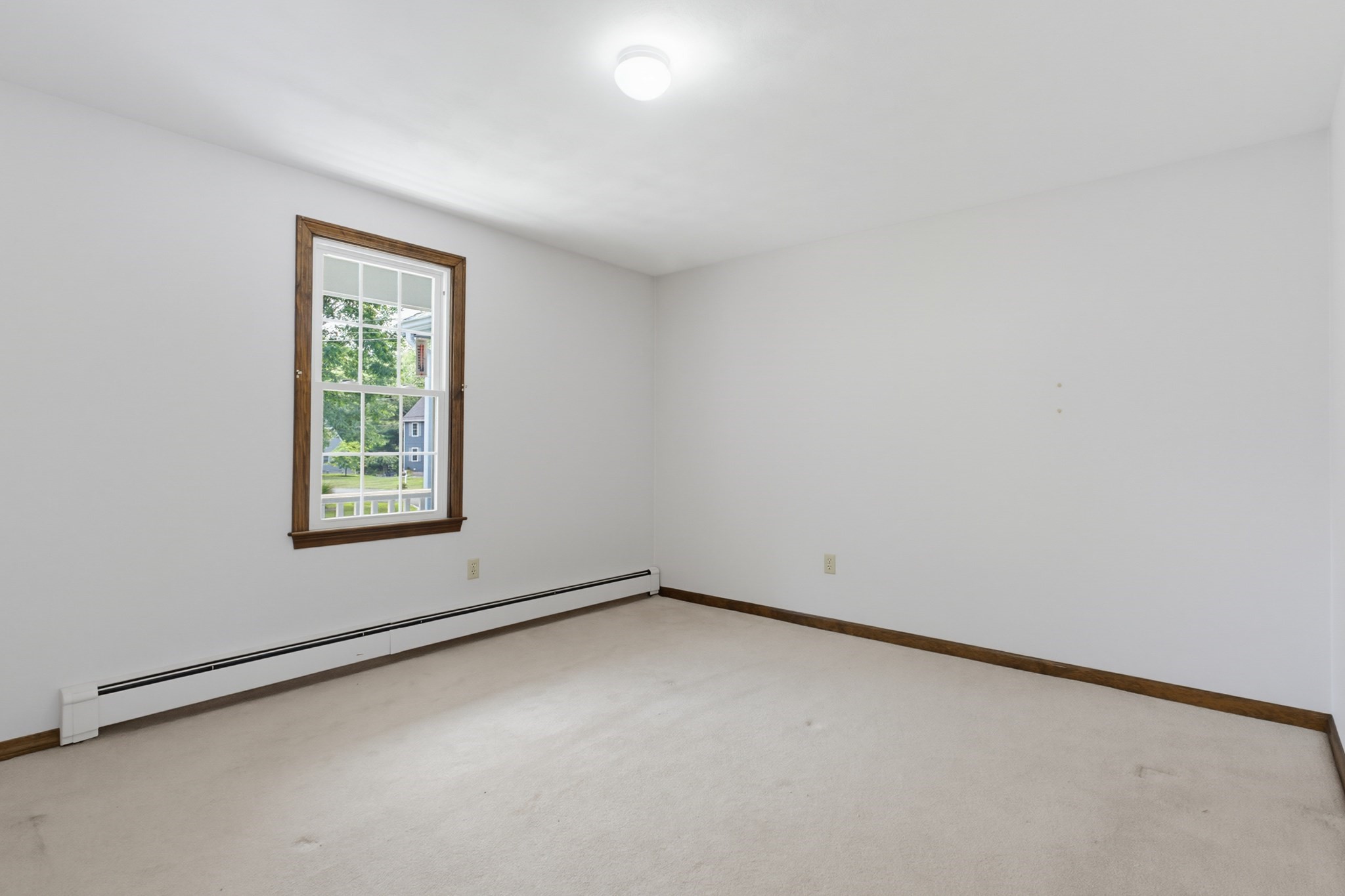 110 Colonial Road Property Photo 7