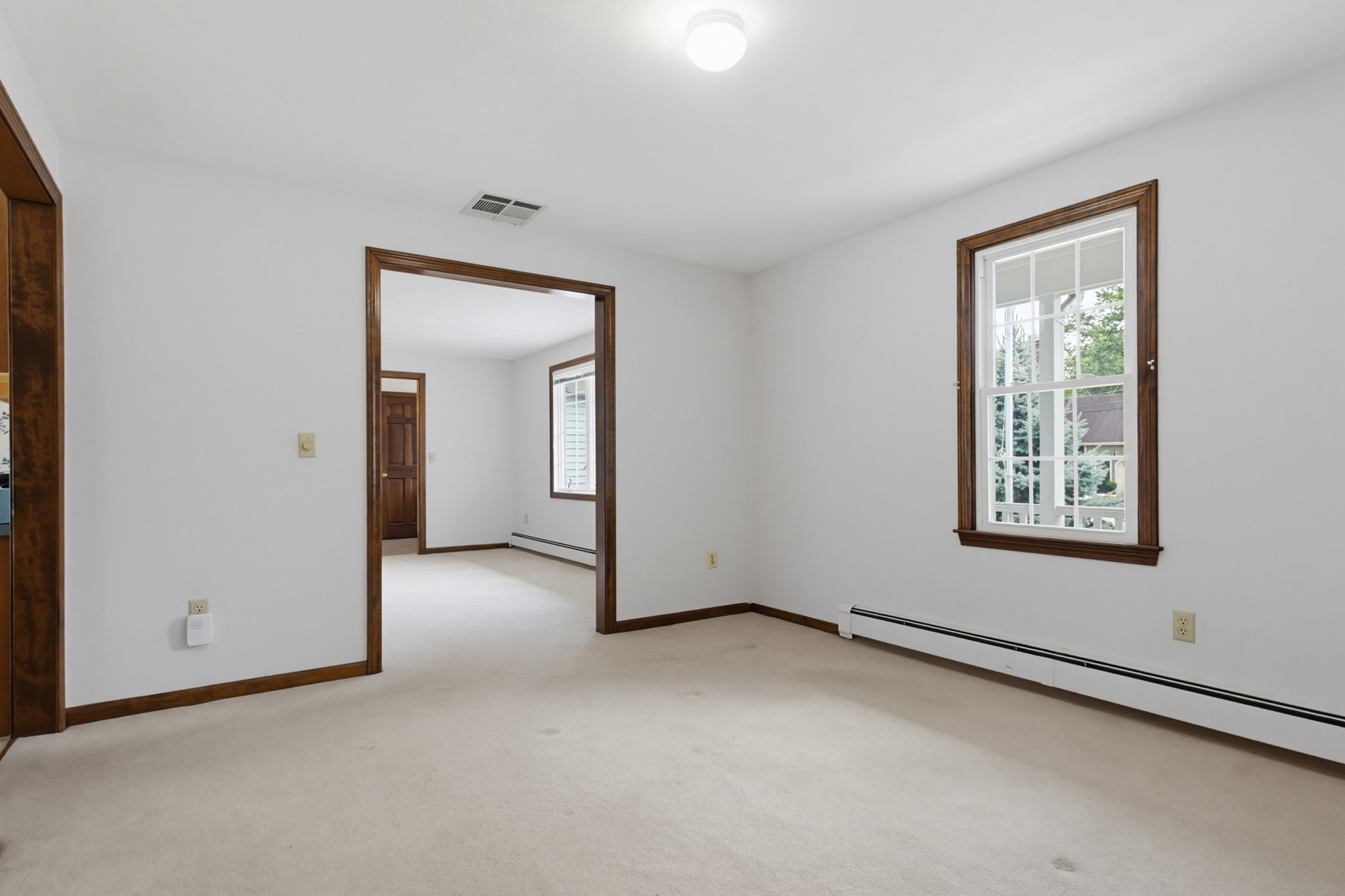 110 Colonial Road Property Photo 8
