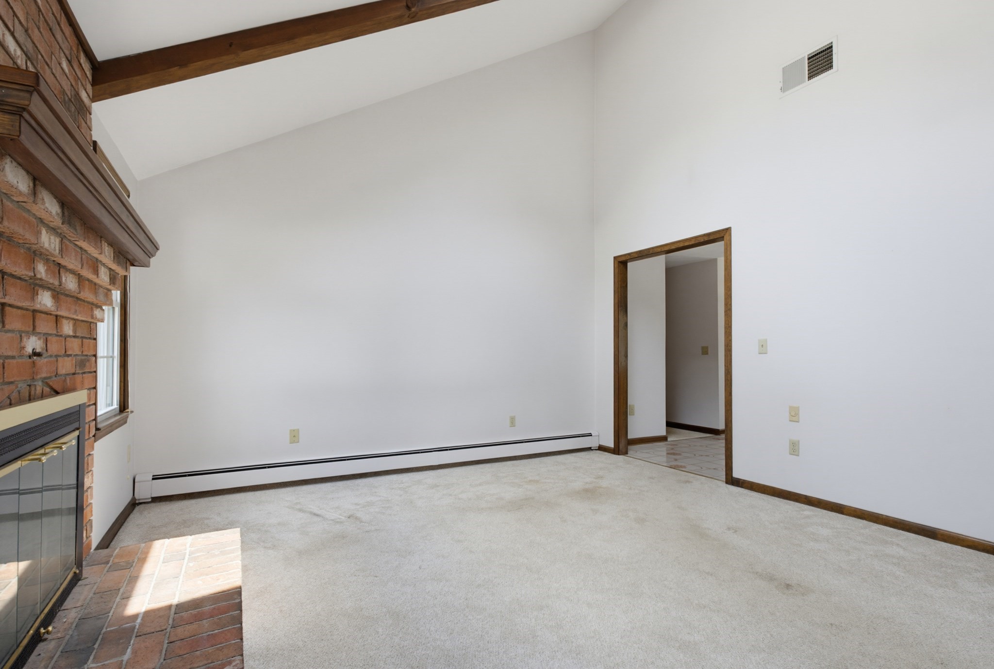 110 Colonial Road Property Photo 11