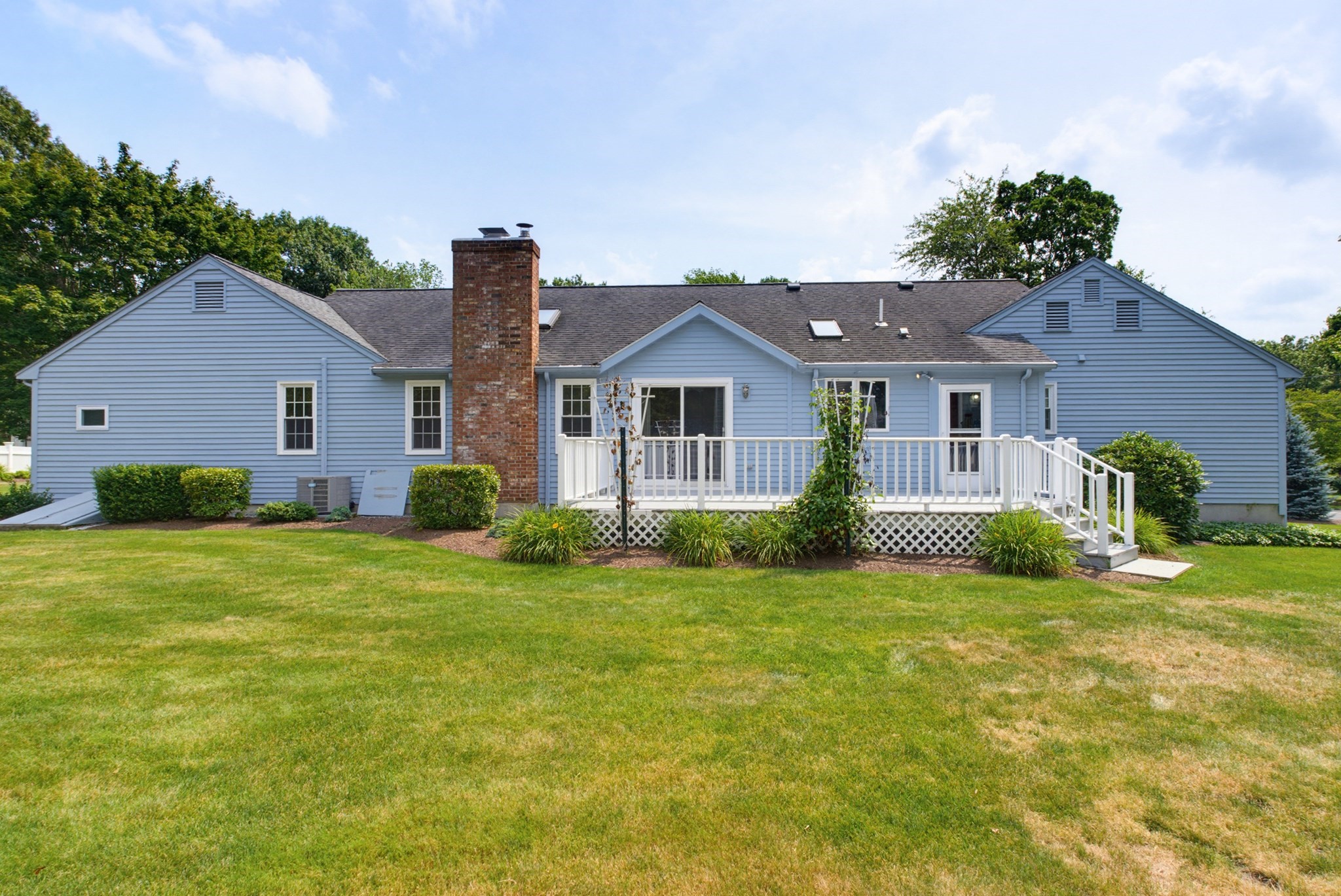 110 Colonial Road Property Photo 34