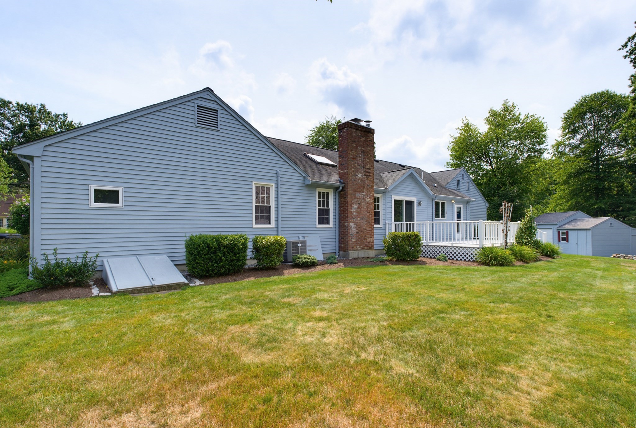 110 Colonial Road Property Photo 36
