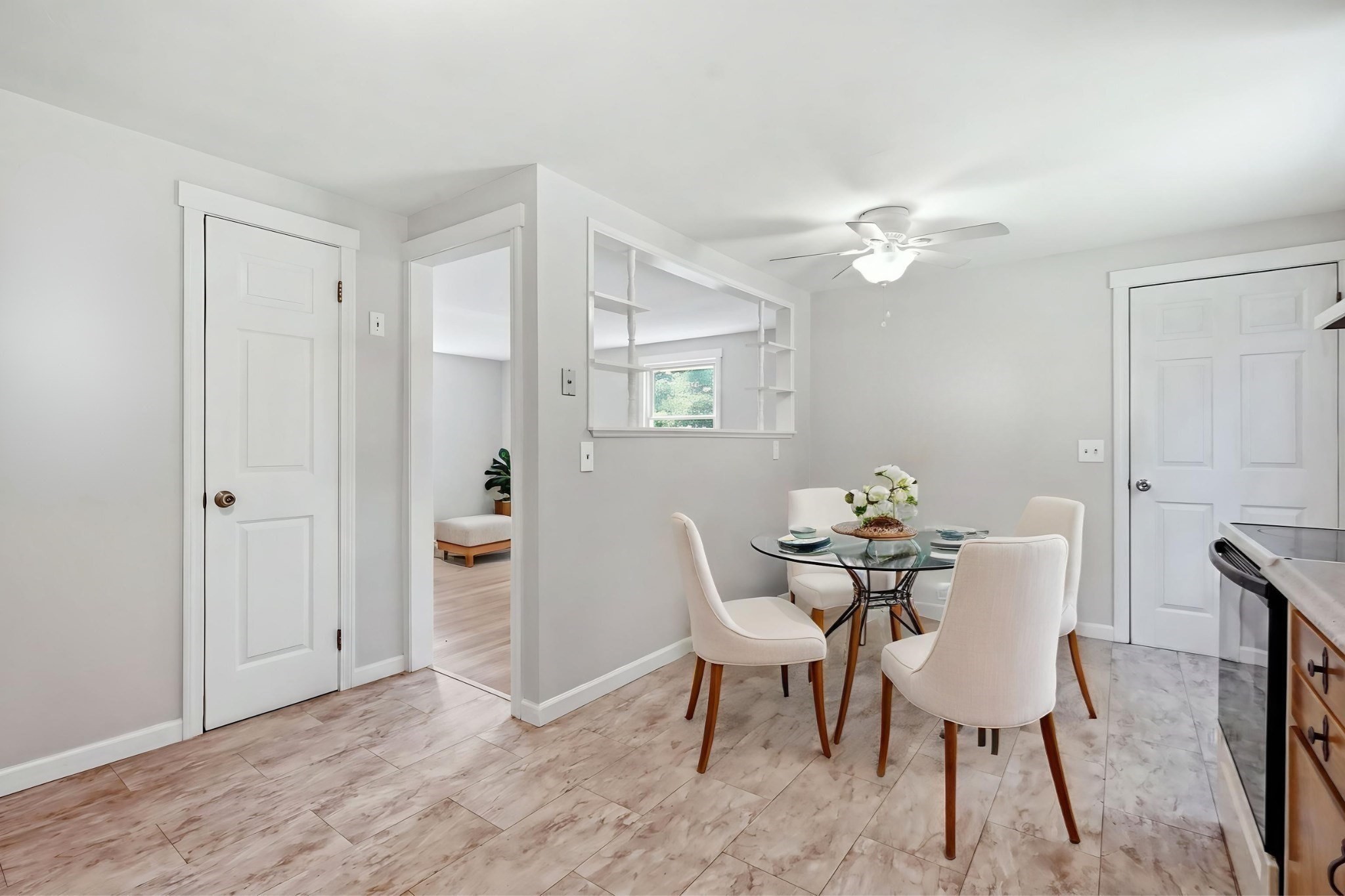 300 Newhouse St Property Photo 10