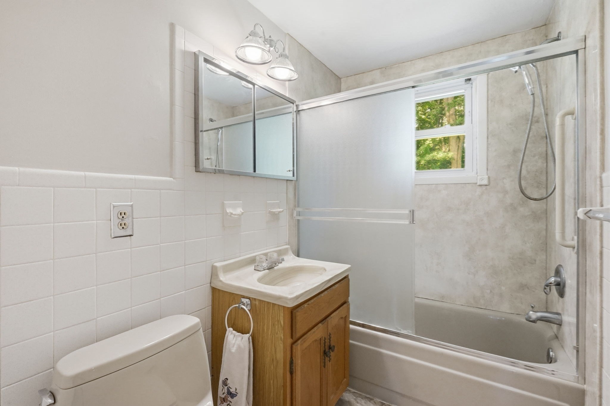 300 Newhouse St Property Photo 15