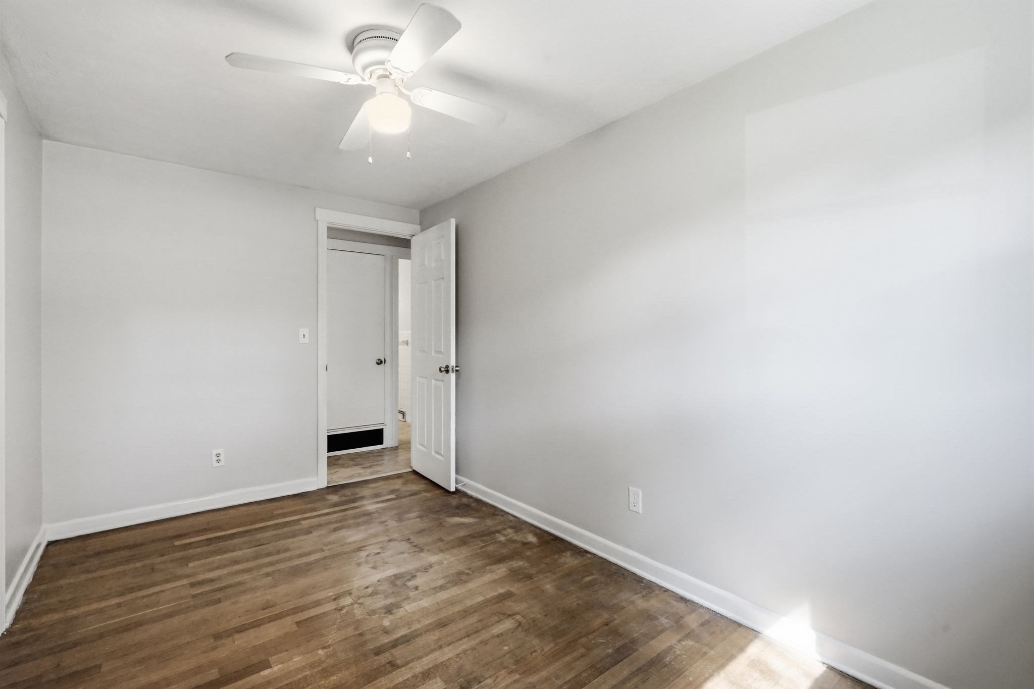 300 Newhouse St Property Photo 16