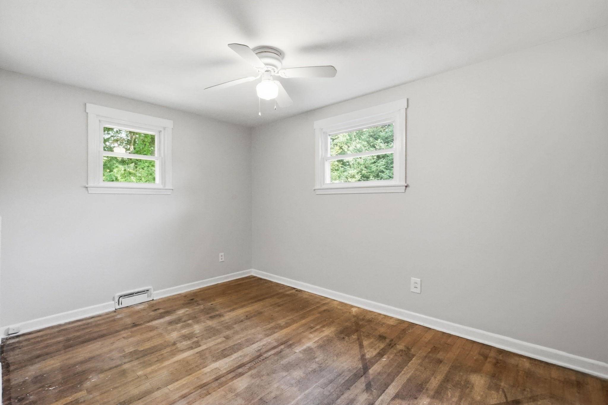 300 Newhouse St Property Photo 19