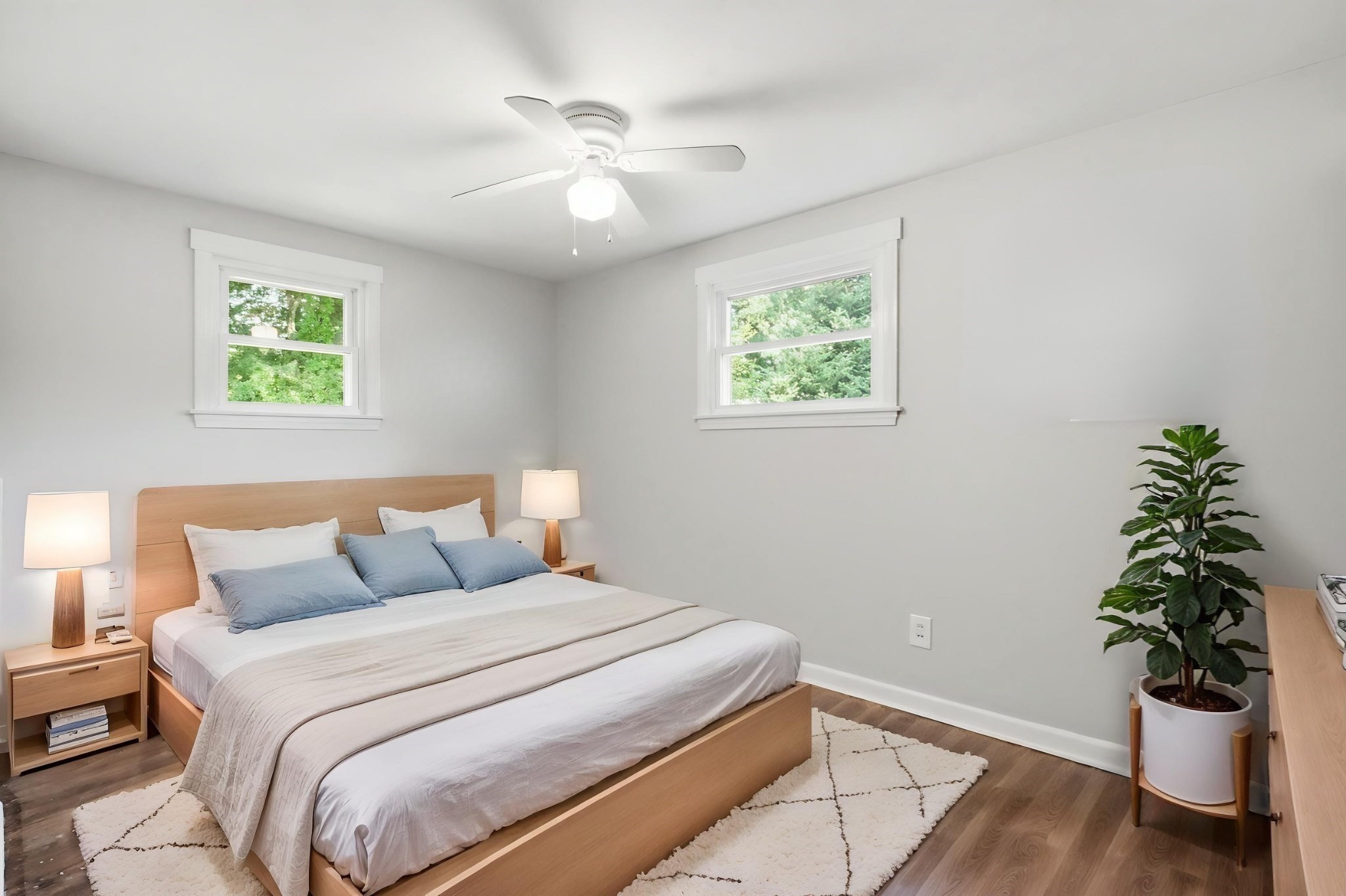 300 Newhouse St Property Photo 20