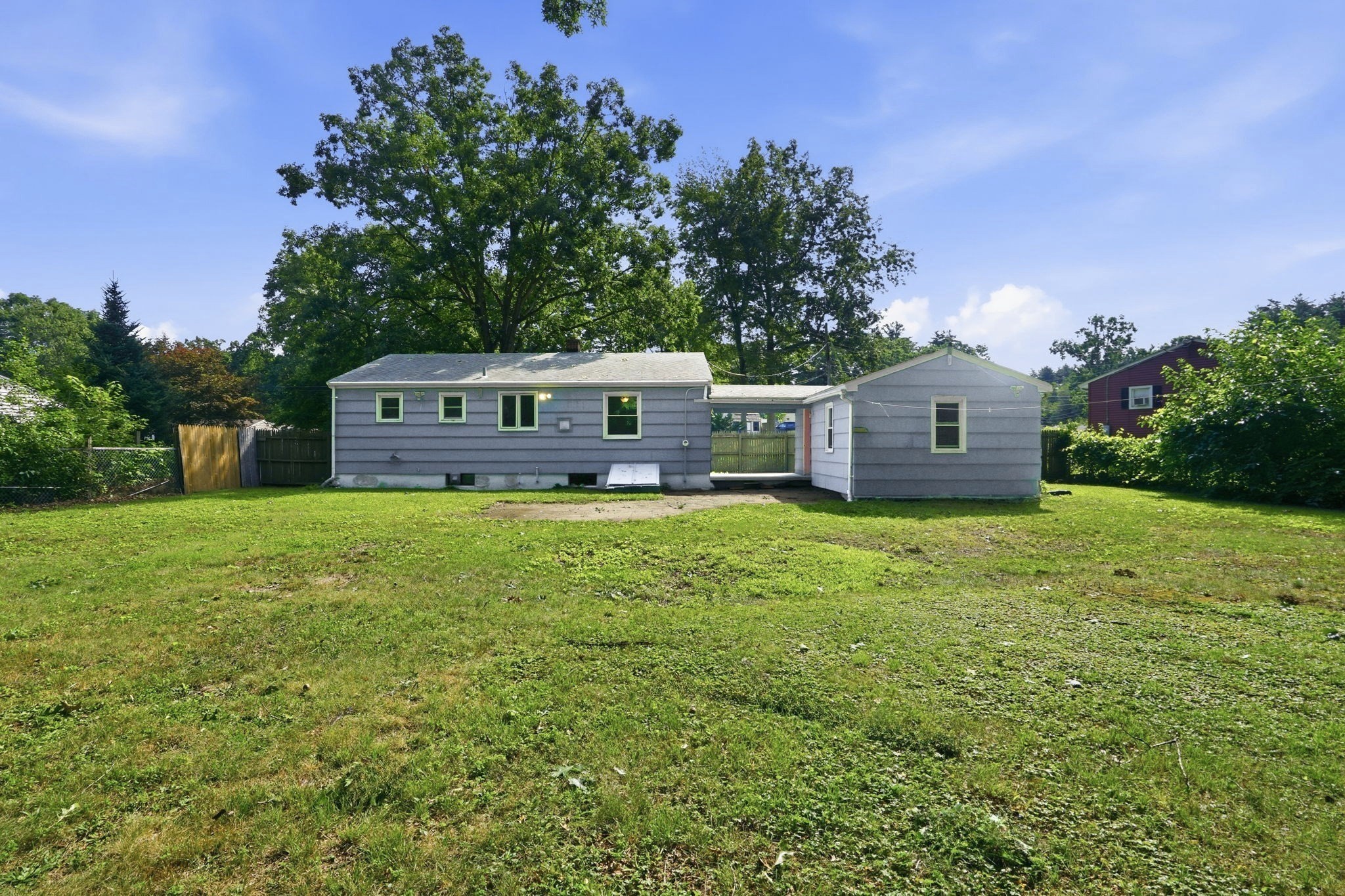 300 Newhouse St Property Photo 23