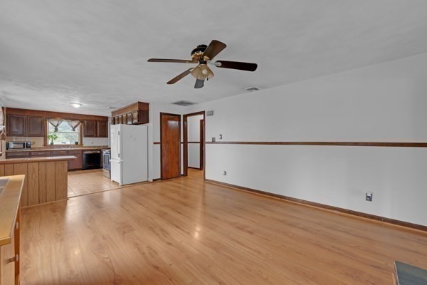 21 N Steele St Property Photo 16