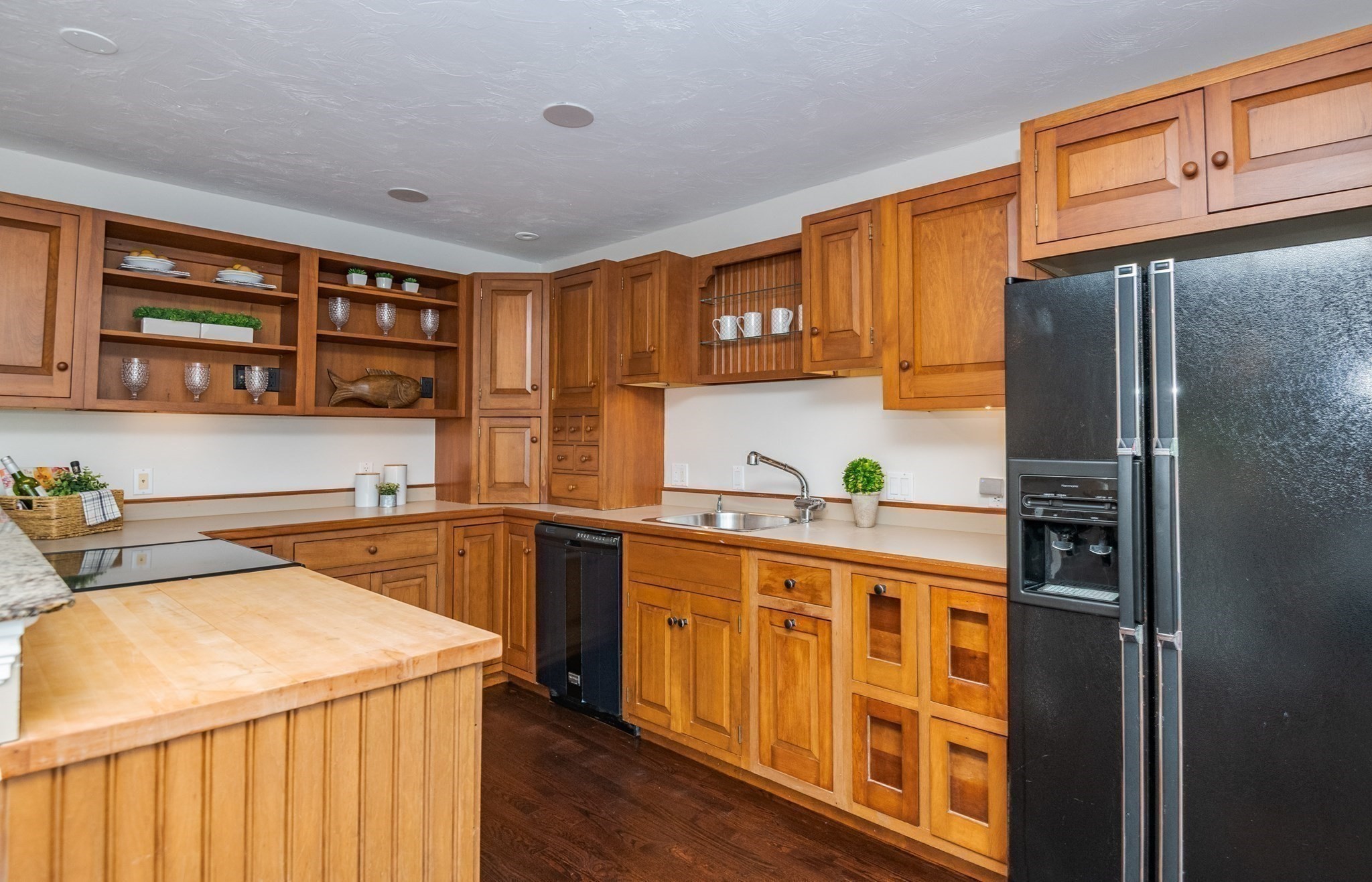 48 County St Property Photo 9