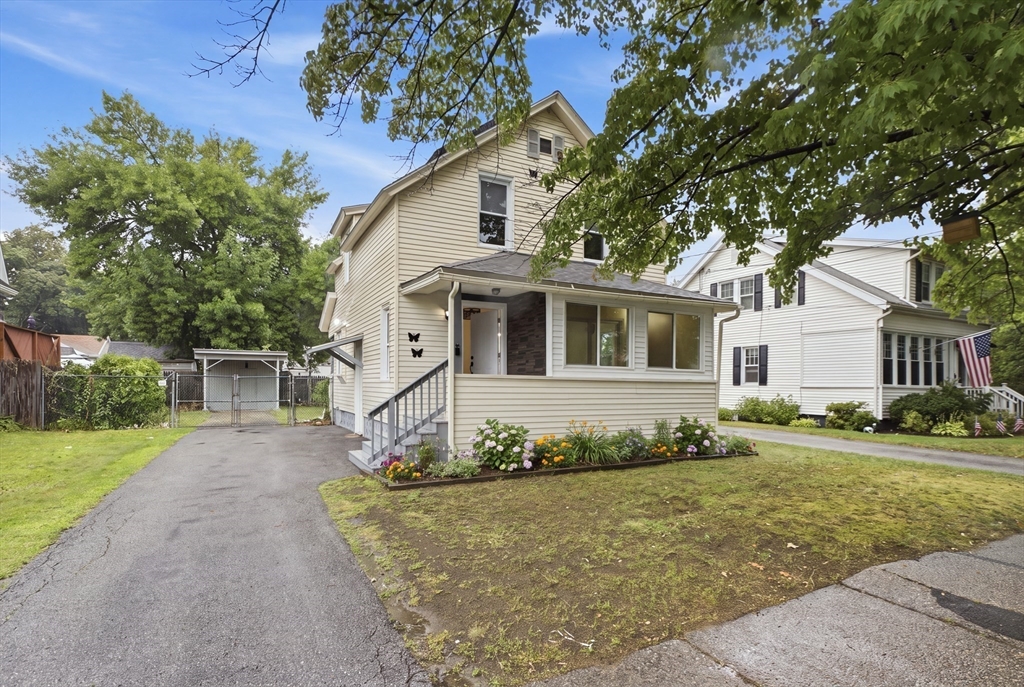 32 Sargon St Property Photo 1
