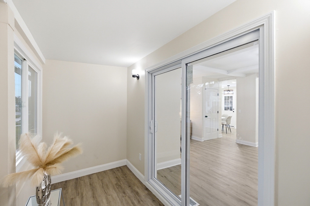 32 Sargon St Property Photo 17