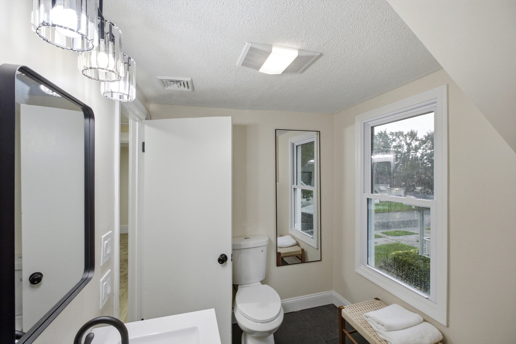 32 Sargon St Property Photo 25