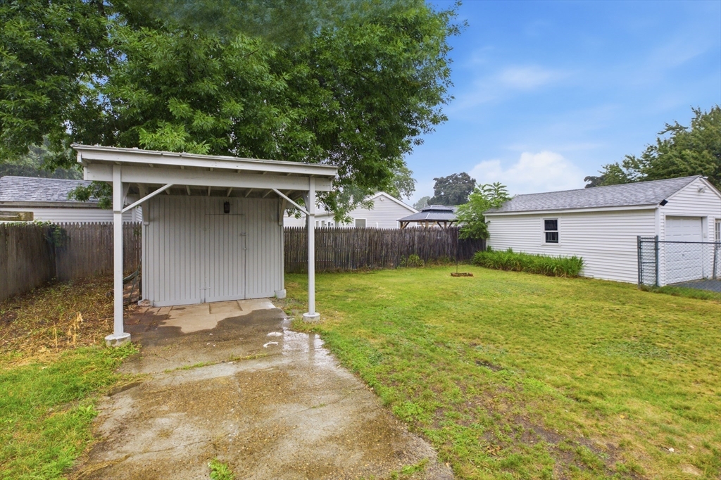32 Sargon St Property Photo 30