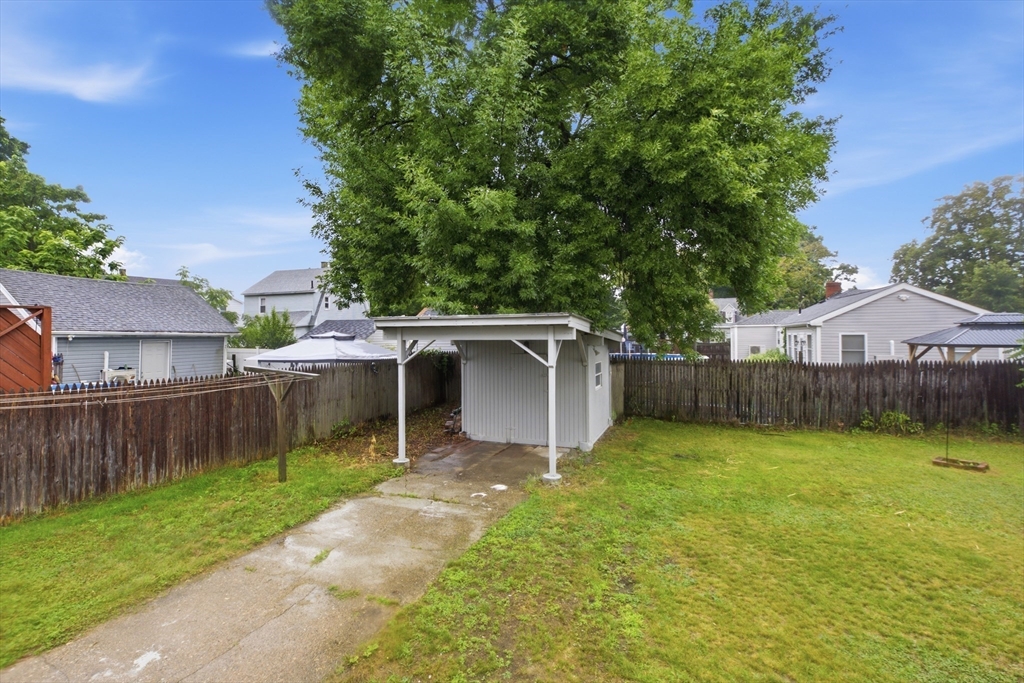 32 Sargon St Property Photo 31