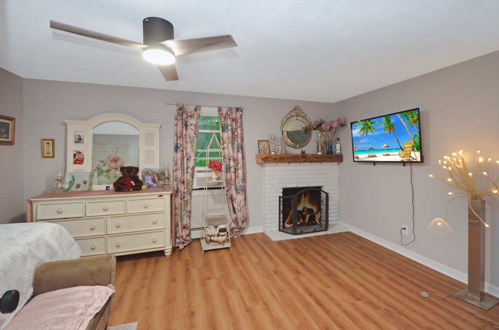 57 Quaker St Property Photo 19