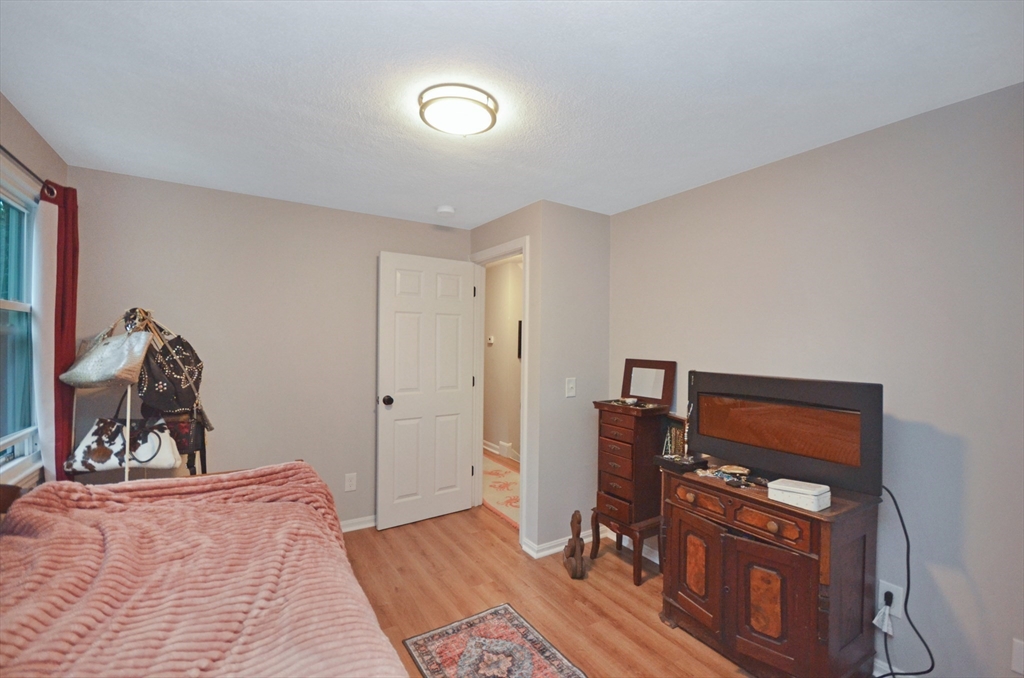 57 Quaker St Property Photo 24