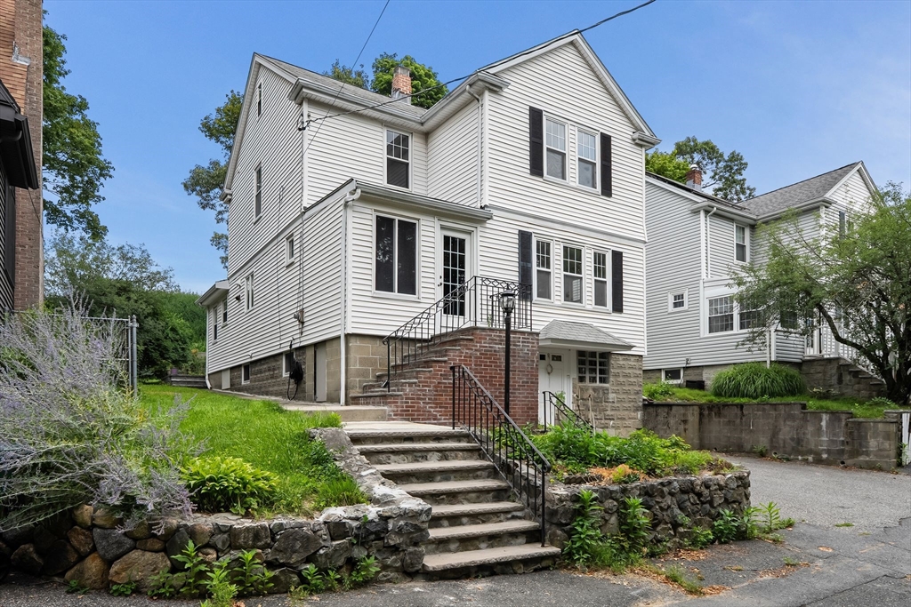 567 Winthrop St Property Photo 1