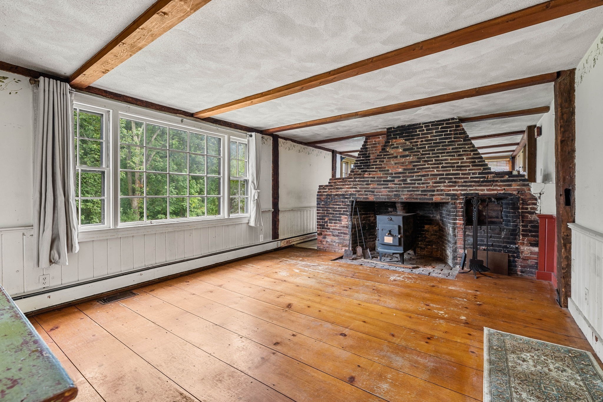 17 Elm St Property Photo 4