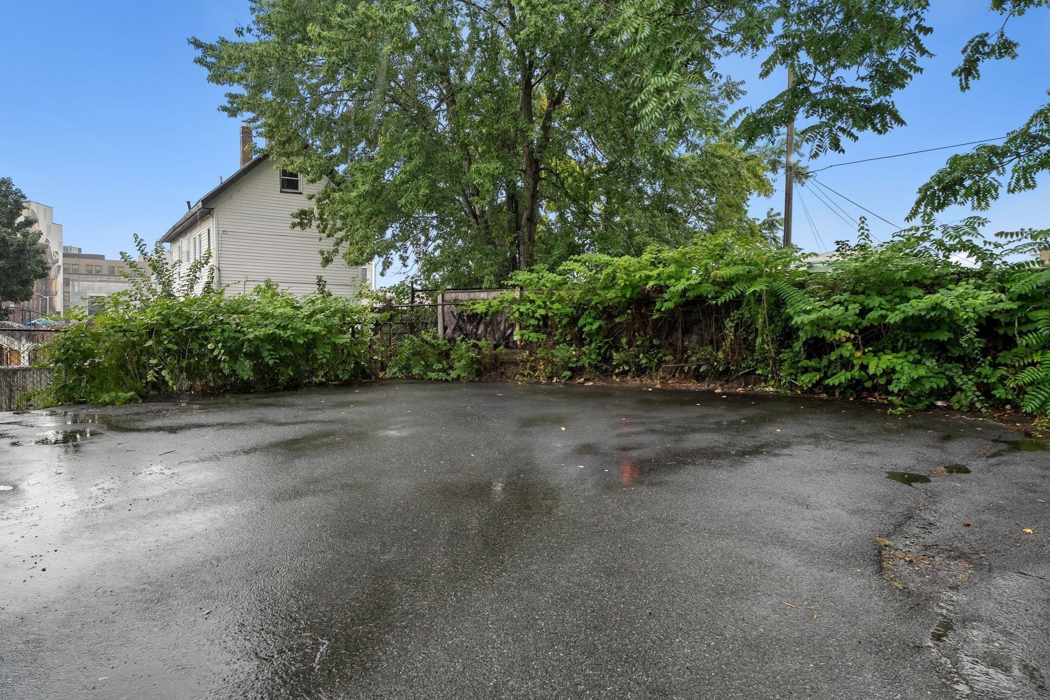 13 Oxford St Property Photo 3