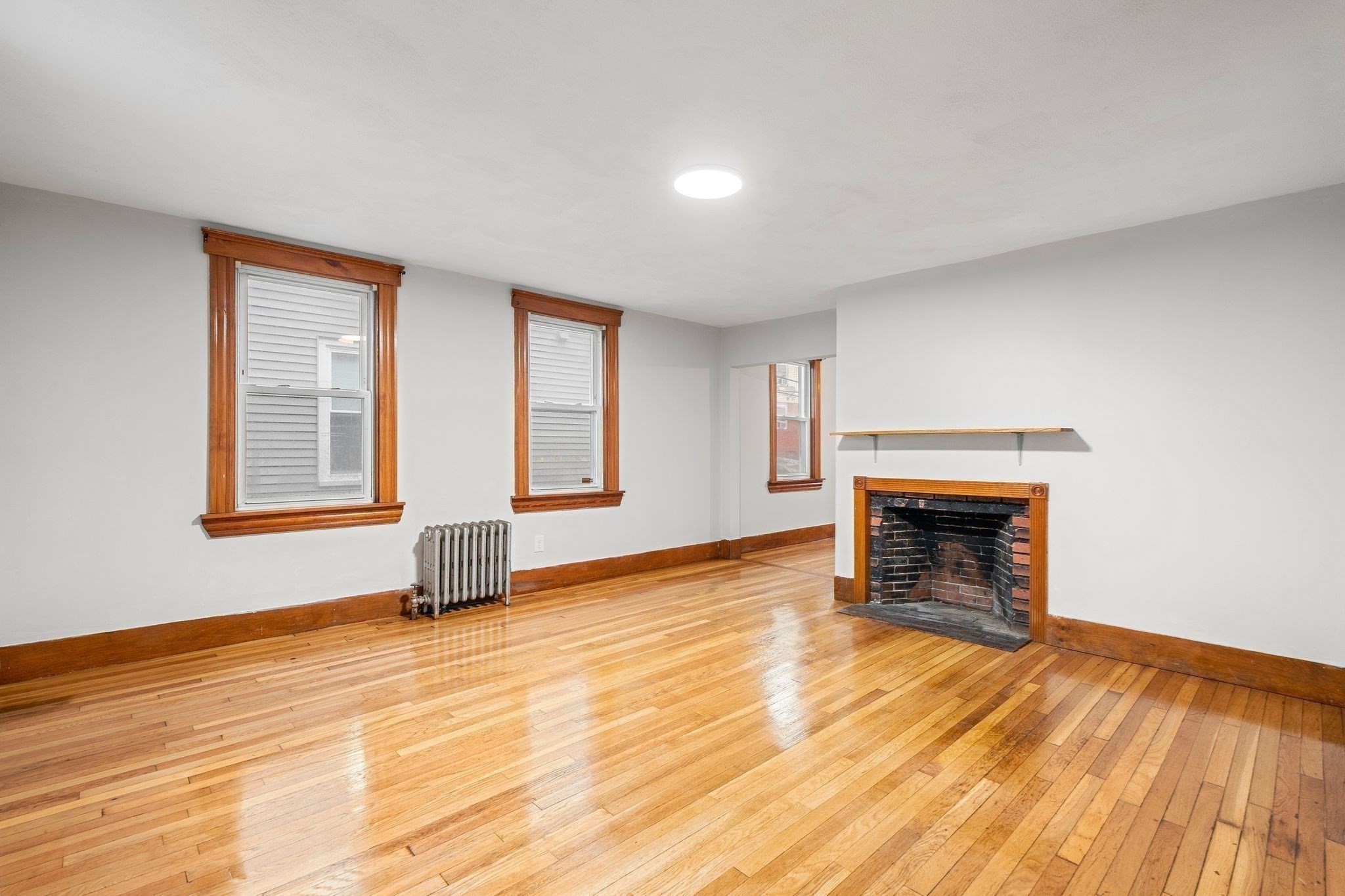 13 Oxford St Property Photo 10