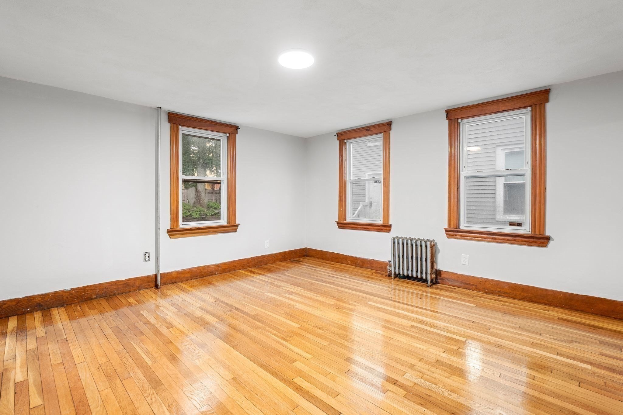 13 Oxford St Property Photo 12